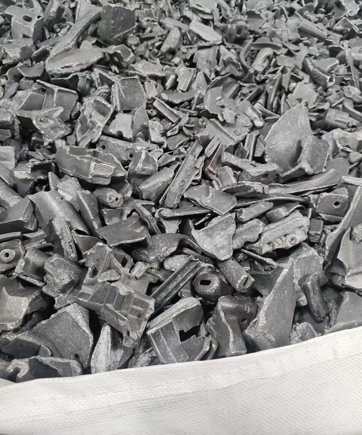 Magnesium shredded — coarse parts